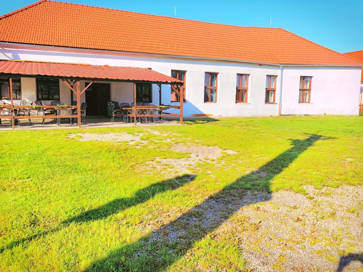 Penzion Kravín Bosilec Exterior foto